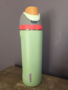 Owala 24 Oz Water Bottle
